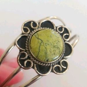 Green Agate Bracelet in Silver Floral Design